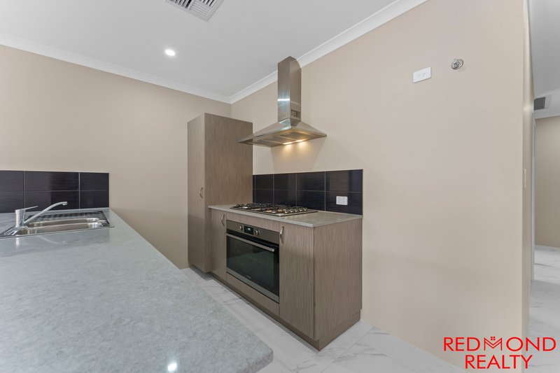Photo - 5 Strickland Street, Haynes WA 6112 - Image 5