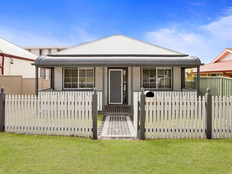 Photo - 5 Stuart Street, Helensburgh NSW 2508 - Image 7