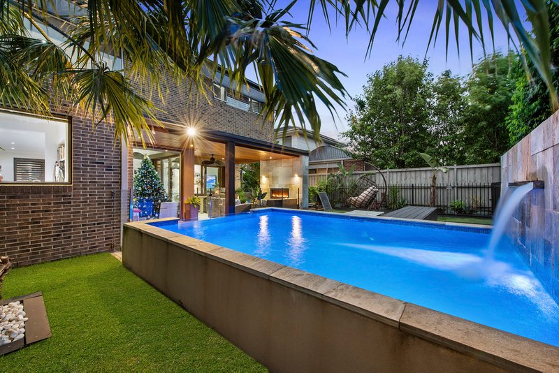 Photo - 5 Subiaco Way, Taylors Hill VIC 3037 - Image 2