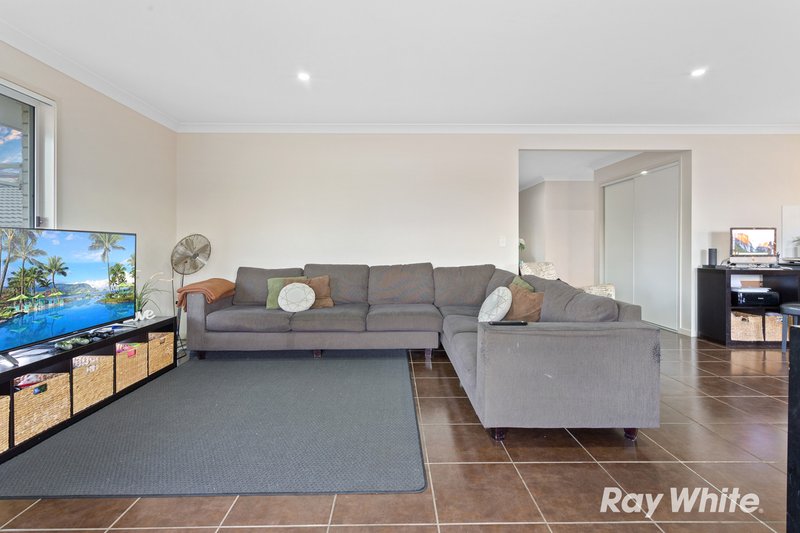 Photo - 5 Summerview Avenue, Yarrabilba QLD 4207 - Image 2