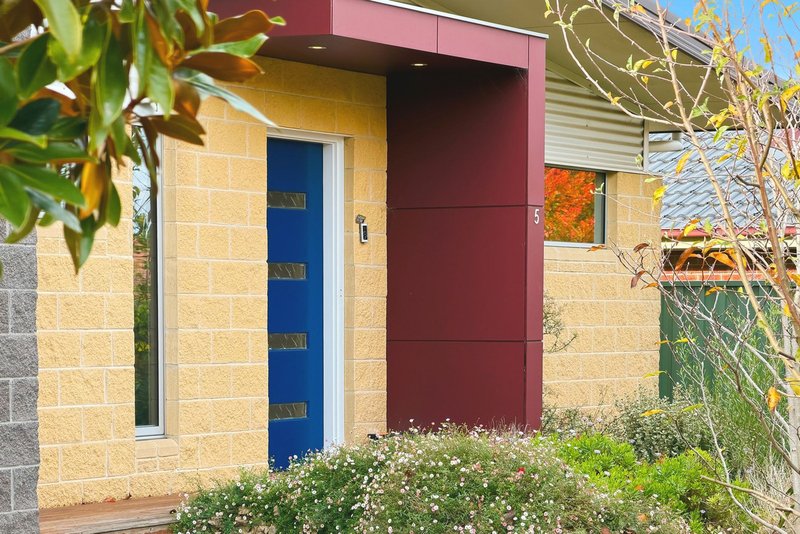 Photo - 5 Sunline Court, Ballan VIC 3342 - Image 3