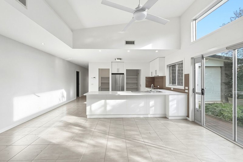 Photo - 5 Sunline Court, Ballan VIC 3342 - Image 9