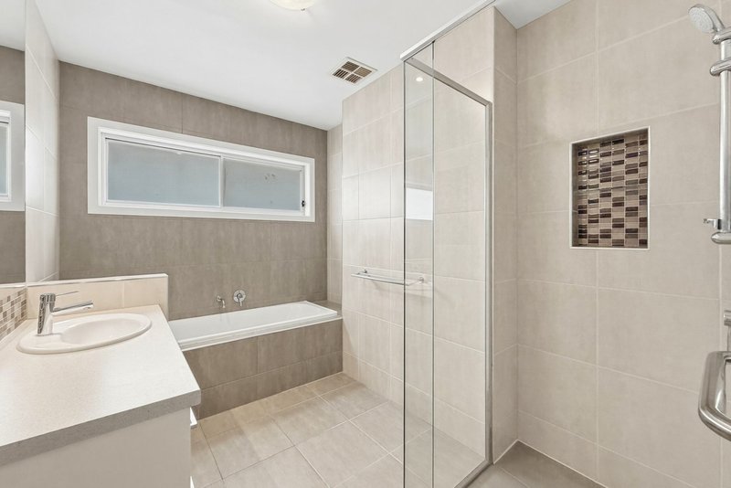 Photo - 5 Sunline Court, Ballan VIC 3342 - Image 10