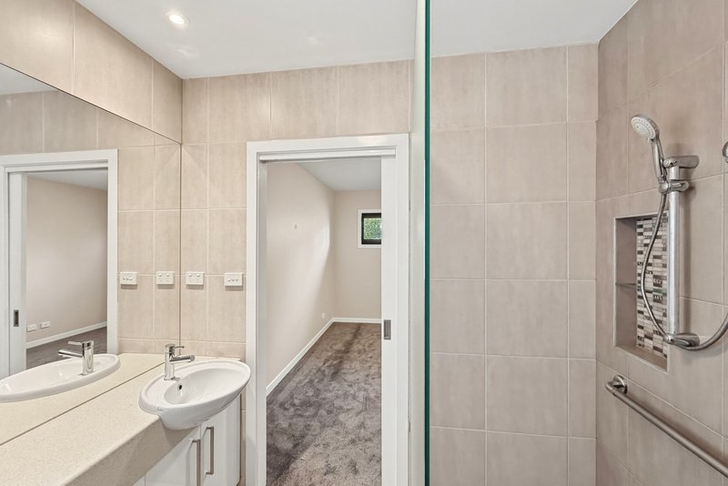 Photo - 5 Sunline Court, Ballan VIC 3342 - Image 12