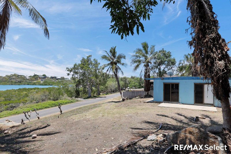 Photo - 5 Sunset Drive, Sarina Beach QLD 4737 - Image 2