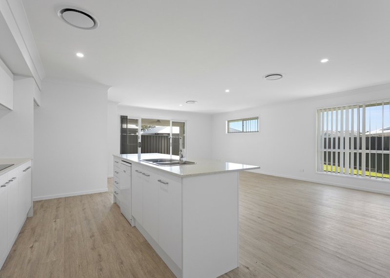 Photo - 5 Surf Close, Old Bar NSW 2430 - Image 5