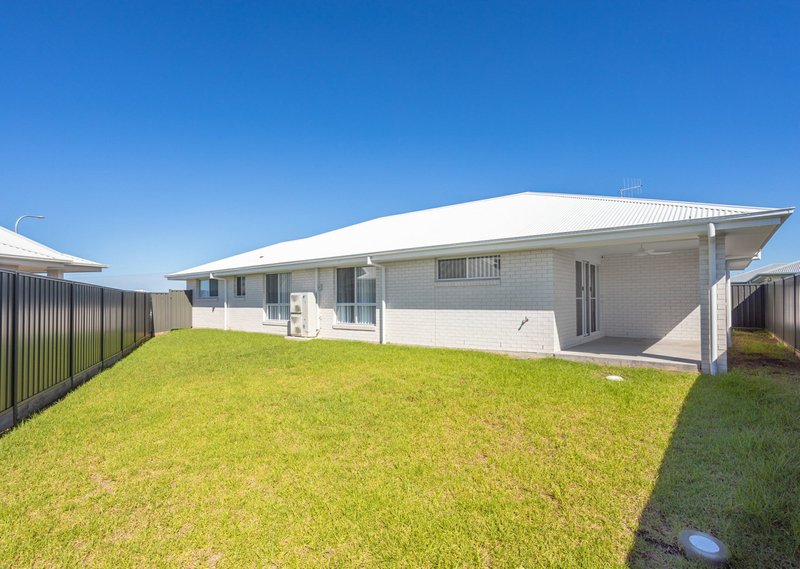 Photo - 5 Surf Close, Old Bar NSW 2430 - Image 18