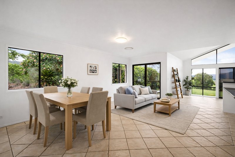 Photo - 5 Surprise Lane, Mulgowie QLD 4341 - Image 4
