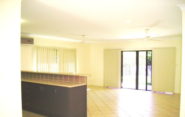 Photo - 5 Surtees Close, Bentley Park QLD 4869 - Image 5