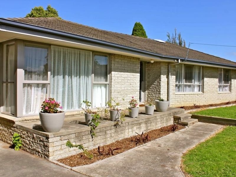 Photo - 5 Sussex Court, Grovedale VIC 3216 - Image 1