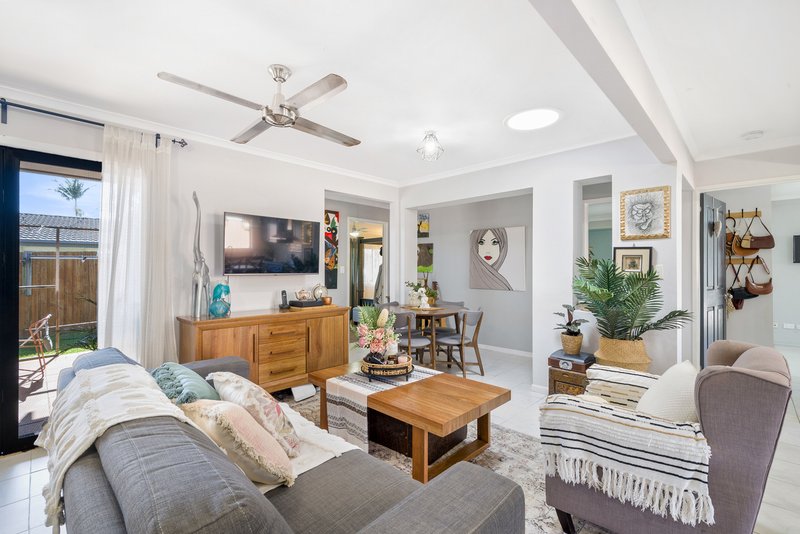 Photo - 5 Sutherland Street, Redcliffe QLD 4020 - Image 4