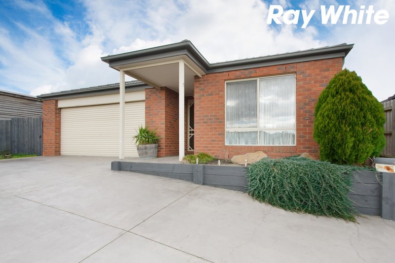 Photo - 5 Sweet Gum Court, Pakenham VIC 3810 - Image 2