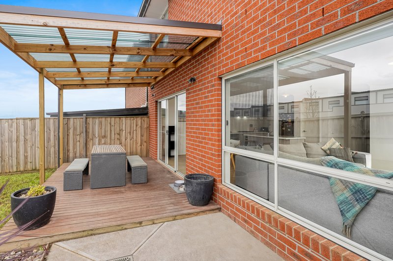 Photo - 5 Swindale Way, Clyde North VIC 3978 - Image 12