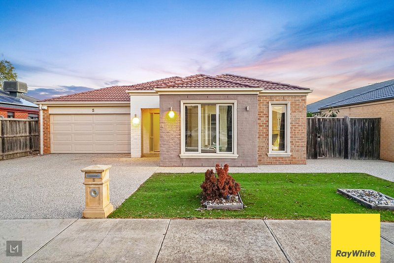 Photo - 5 Swordgrass Avenue, Tarneit VIC 3029 - Image 5