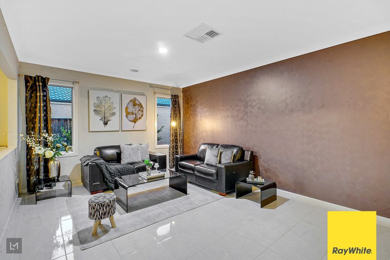 Photo - 5 Swordgrass Avenue, Tarneit VIC 3029 - Image 9