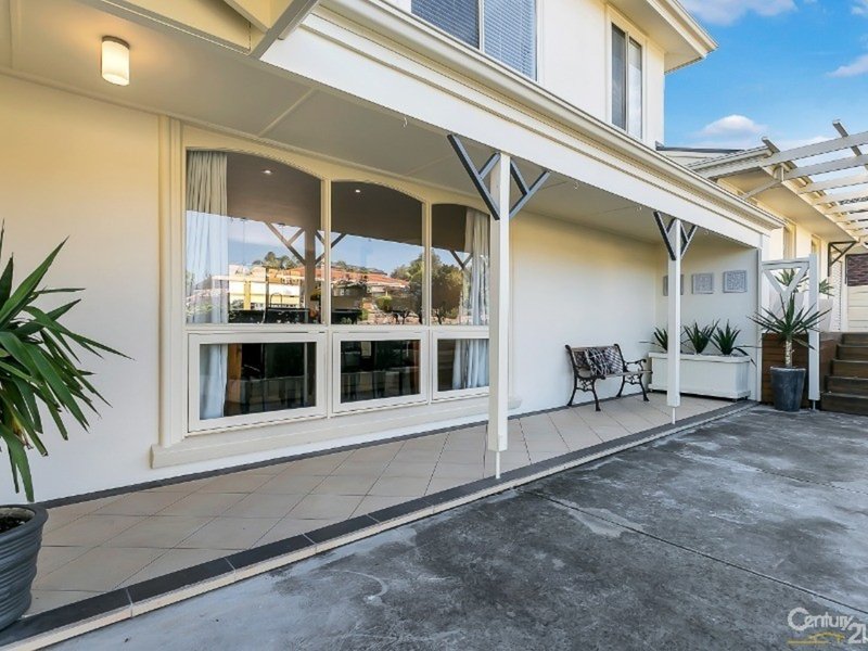 Photo - 5 Taeping Street, Hallett Cove SA 5158 - Image 3