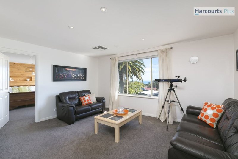 Photo - 5 Taeping Street, Hallett Cove SA 5158 - Image 12