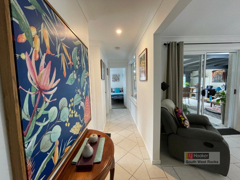 Photo - 5 Tahlee Close, South West Rocks NSW 2431 - Image 8