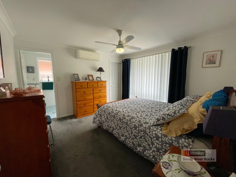 Photo - 5 Tahlee Close, South West Rocks NSW 2431 - Image 9