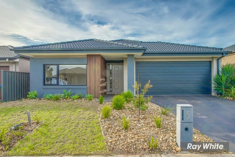 Photo - 5 Talisker Street, Tarneit VIC 3029 - Image 2