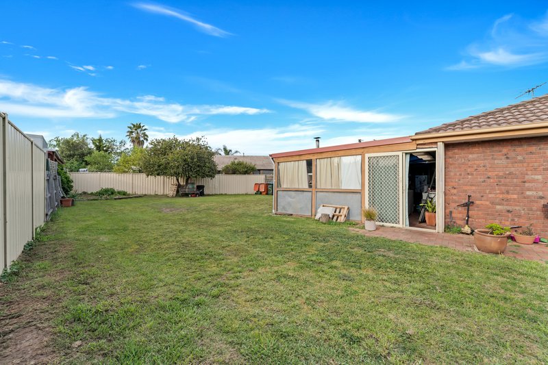 Photo - 5 Tallong Court, Hoppers Crossing VIC 3029 - Image 3