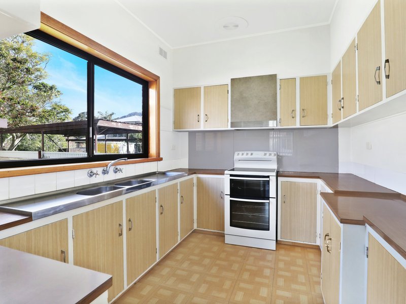 Photo - 5 Tamblin Street, Fairy Meadow NSW 2519 - Image 3