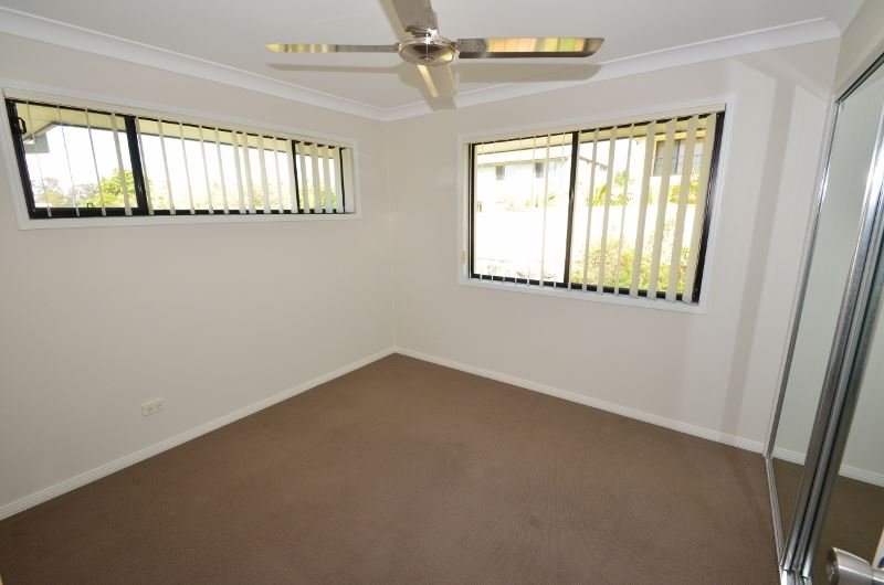 Photo - 5 Tanzen Drive, Arundel QLD 4214 - Image 14