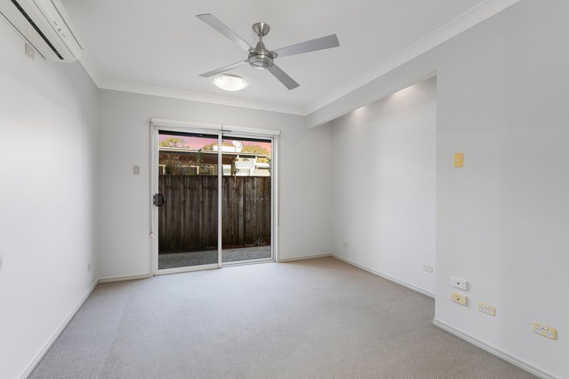 Photo - 5 Tarawa Street, Kawana Island QLD 4575 - Image 5