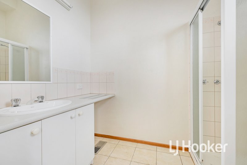 Photo - 5 Taree Close, Pakenham VIC 3810 - Image 11