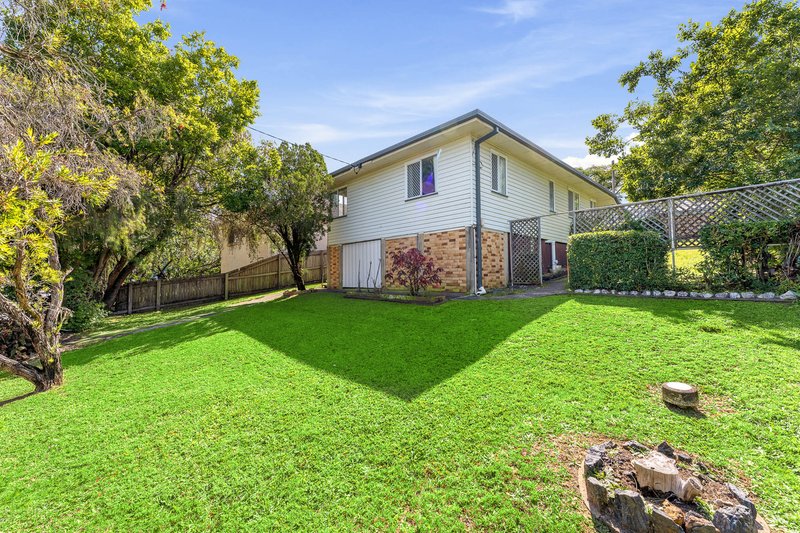 Photo - 5 Tarrant Street, Mount Gravatt East QLD 4122 - Image 2