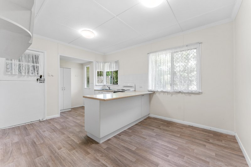 Photo - 5 Tarrant Street, Mount Gravatt East QLD 4122 - Image 5