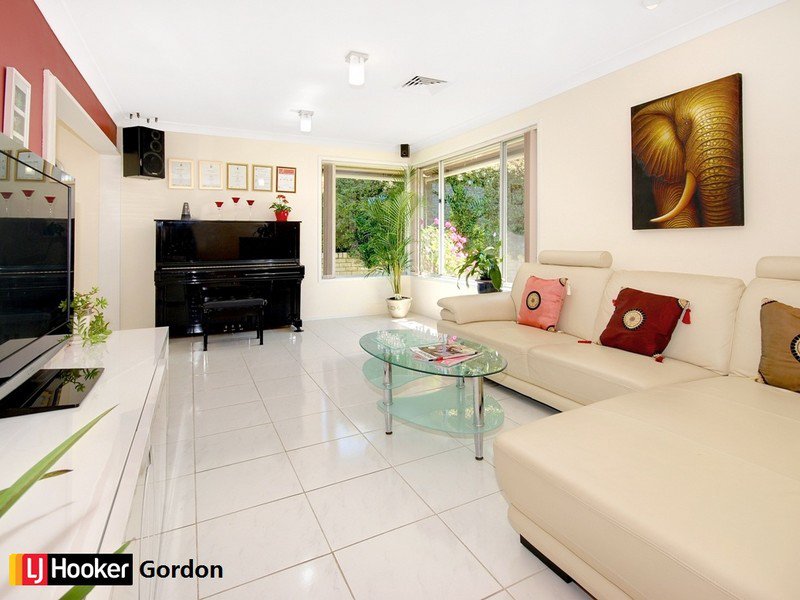 Photo - 5 Tarro Close, Hornsby NSW 2077 - Image 2