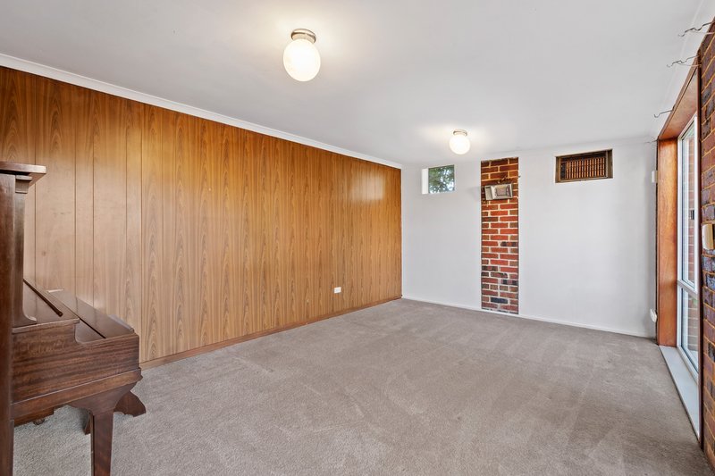 Photo - 5 Tarwarri Place, Burwood East VIC 3151 - Image 6