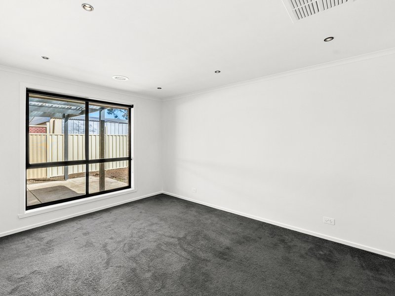 Photo - 5 Tarwin Place, Wyndham Vale VIC 3024 - Image 6