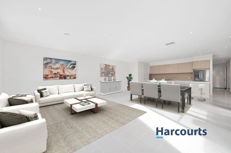 Photo - 5 Tatterson Way, Caroline Springs VIC 3023 - Image 3