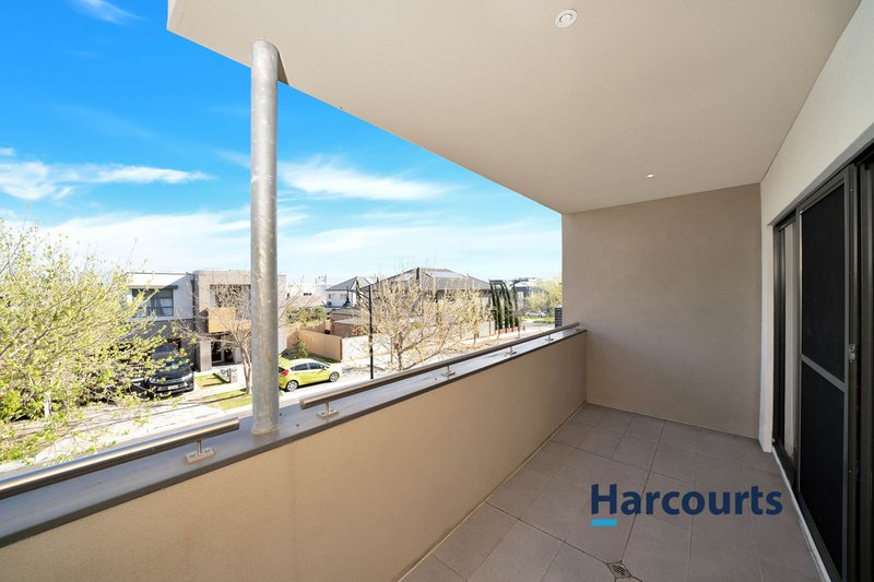 Photo - 5 Tatterson Way, Caroline Springs VIC 3023 - Image 10