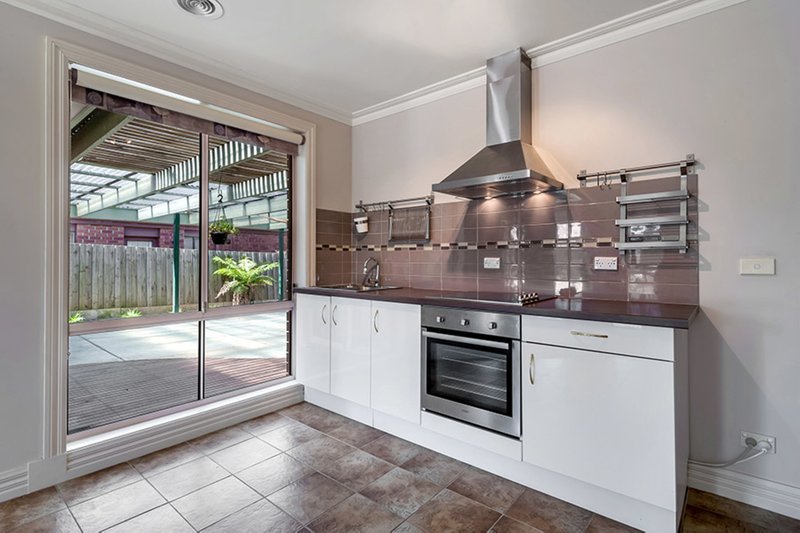 Photo - 5 Taunton Place, Craigieburn VIC 3064 - Image 5