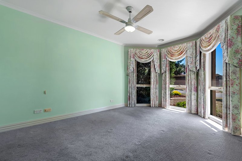 Photo - 5 Taunton Place, Craigieburn VIC 3064 - Image 6