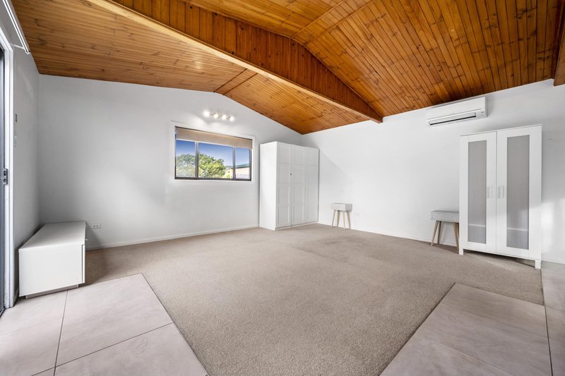 Photo - 5 Tebbutt Place, Charnwood ACT 2615 - Image 14