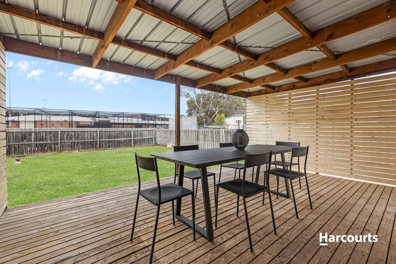 Photo - 5 Teleta Crescent, Corio VIC 3214 - Image 10