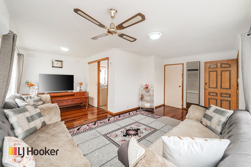 Photo - 5 Telford Court, Meadow Heights VIC 3048 - Image 5