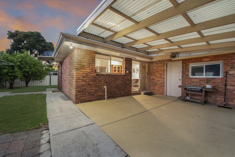 Photo - 5 Templeton Crescent, Pakenham VIC 3810 - Image 9