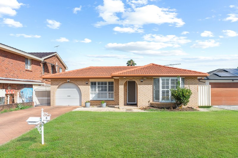 5 Tennant Place, Edensor Park NSW 2176