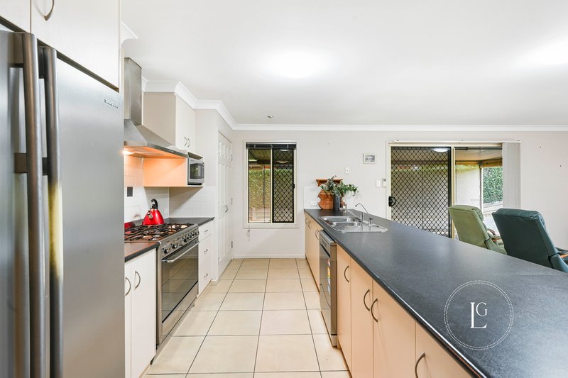 Photo - 5 Tennyson Court, Westbrook QLD 4350 - Image 3