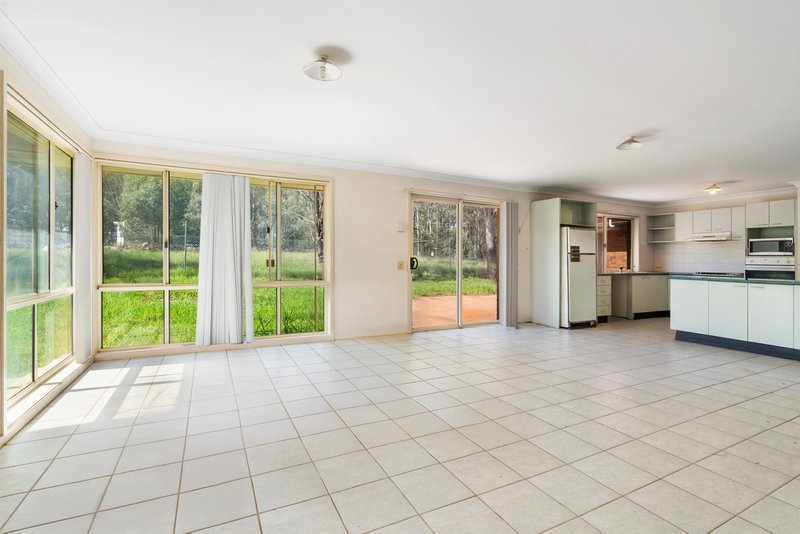 Photo - 5 Tenth Avenue, Austral NSW 2179 - Image 4