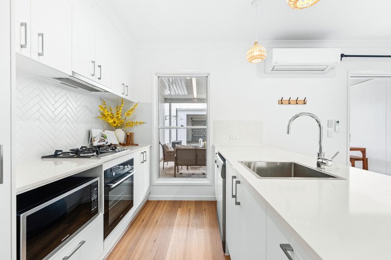 Photo - 5 Terrence Avenue, Nirimba QLD 4551 - Image 2