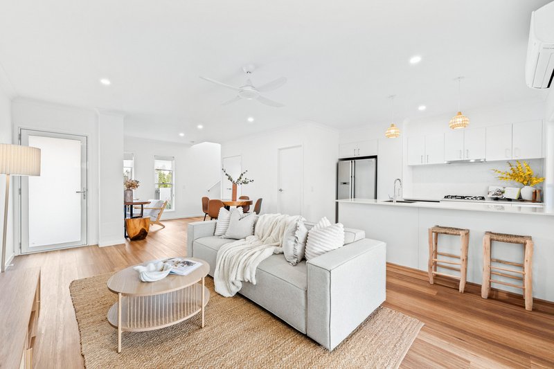 Photo - 5 Terrence Avenue, Nirimba QLD 4551 - Image 3