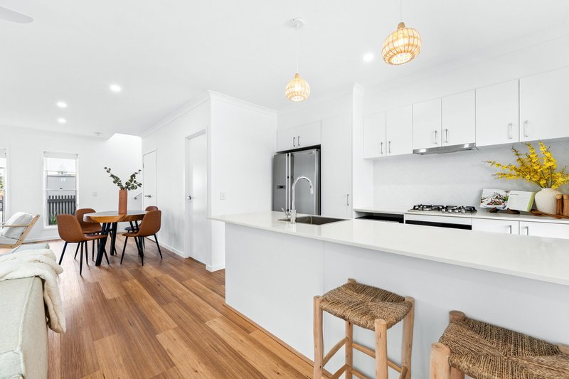 Photo - 5 Terrence Avenue, Nirimba QLD 4551 - Image 4