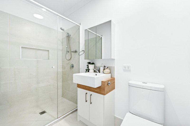 Photo - 5 Terrence Avenue, Nirimba QLD 4551 - Image 13