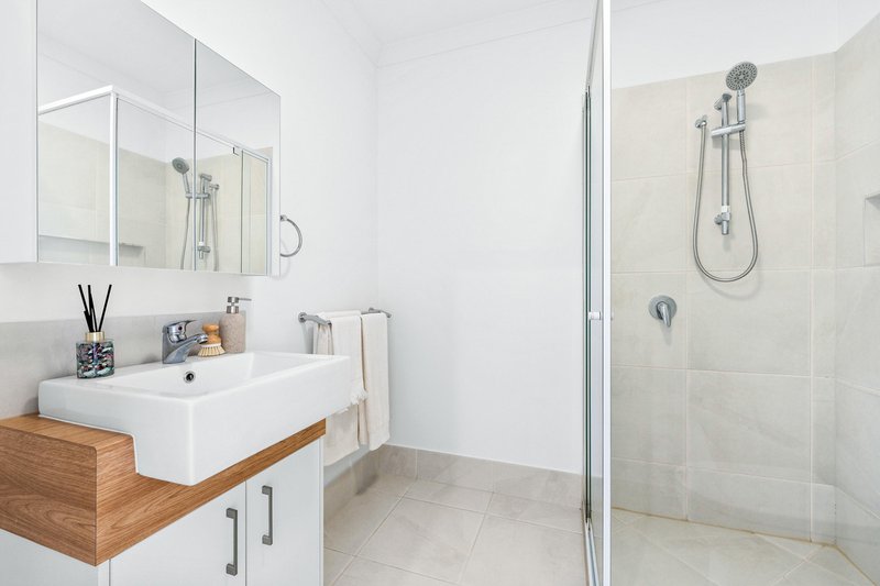Photo - 5 Terrence Avenue, Nirimba QLD 4551 - Image 15